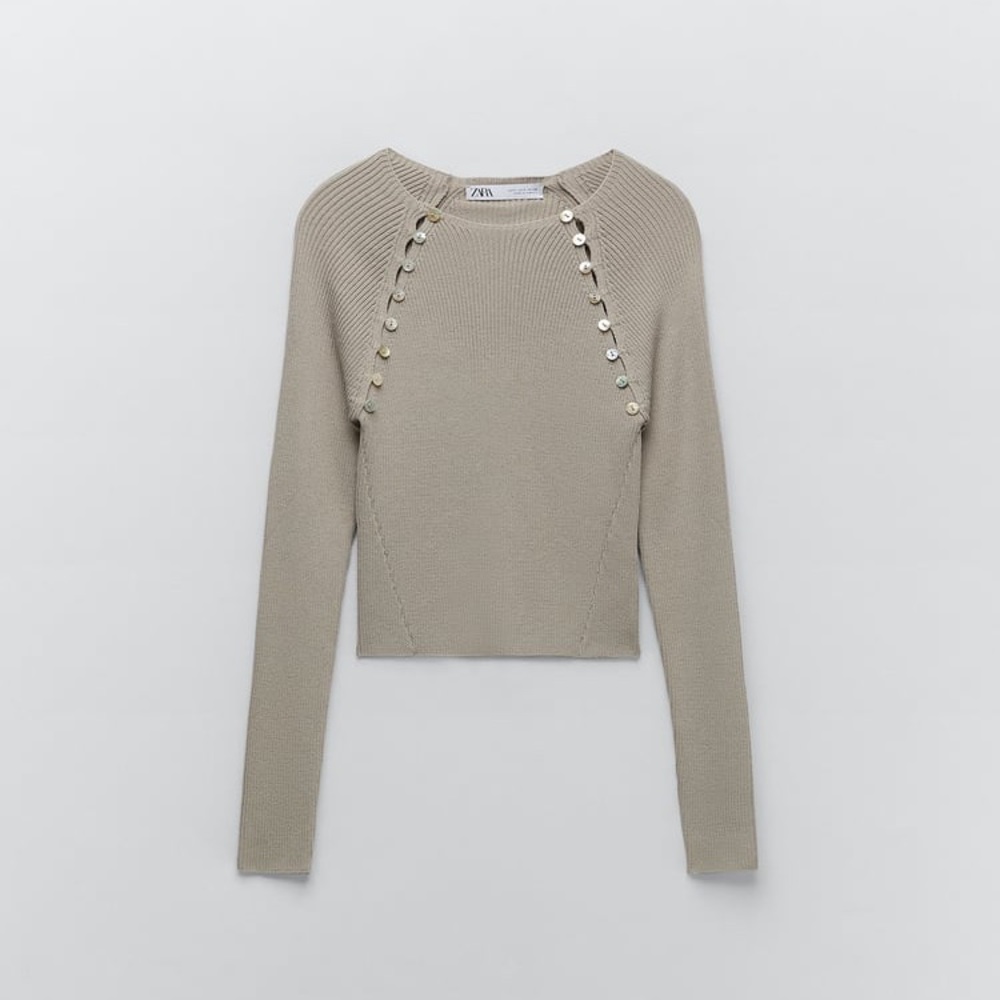 (NEW) Zara knit sweater with button (NEW)